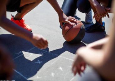 保龄球设备安装